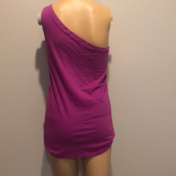 VS fuchsia tank - Picture 2 of 2